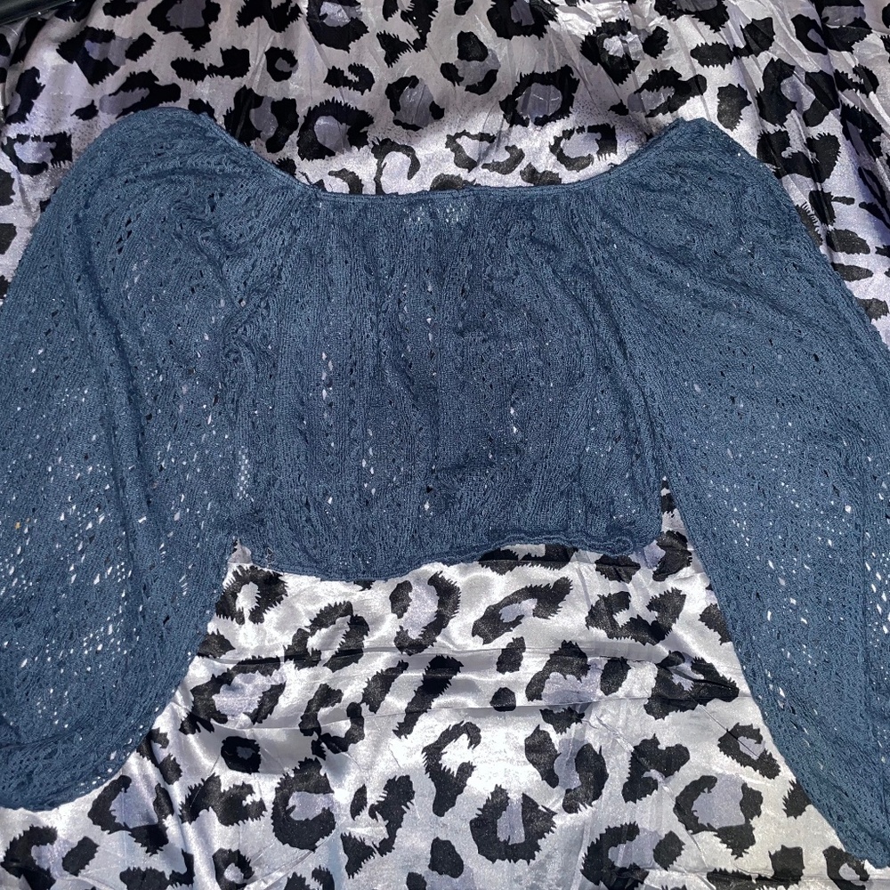 blue cropped loose knit sweater